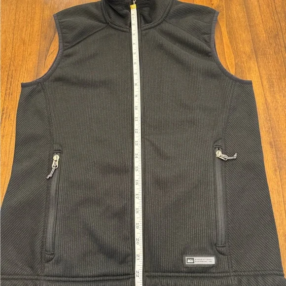 REI Black Vest Women’s M - Picture 8 of 8